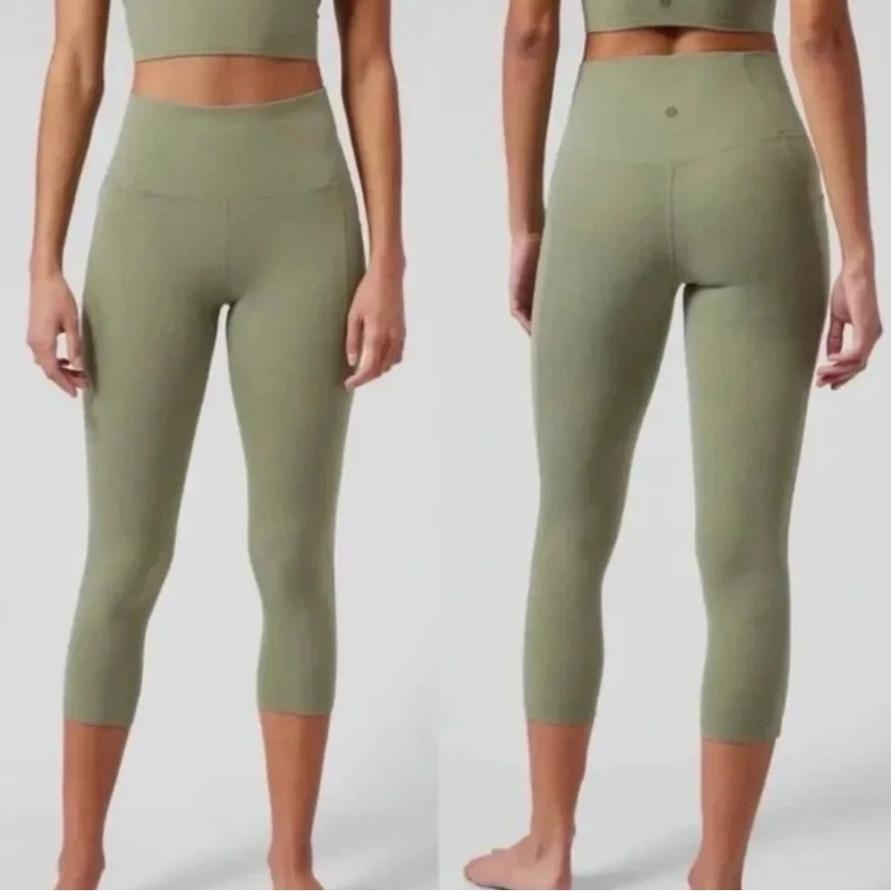 Athleta Salutation Stash Pocket II Capri Leggings XL NWT Green - Picture 1 of 10